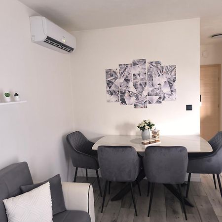 Apartman Rex Svinisce Εξωτερικό φωτογραφία