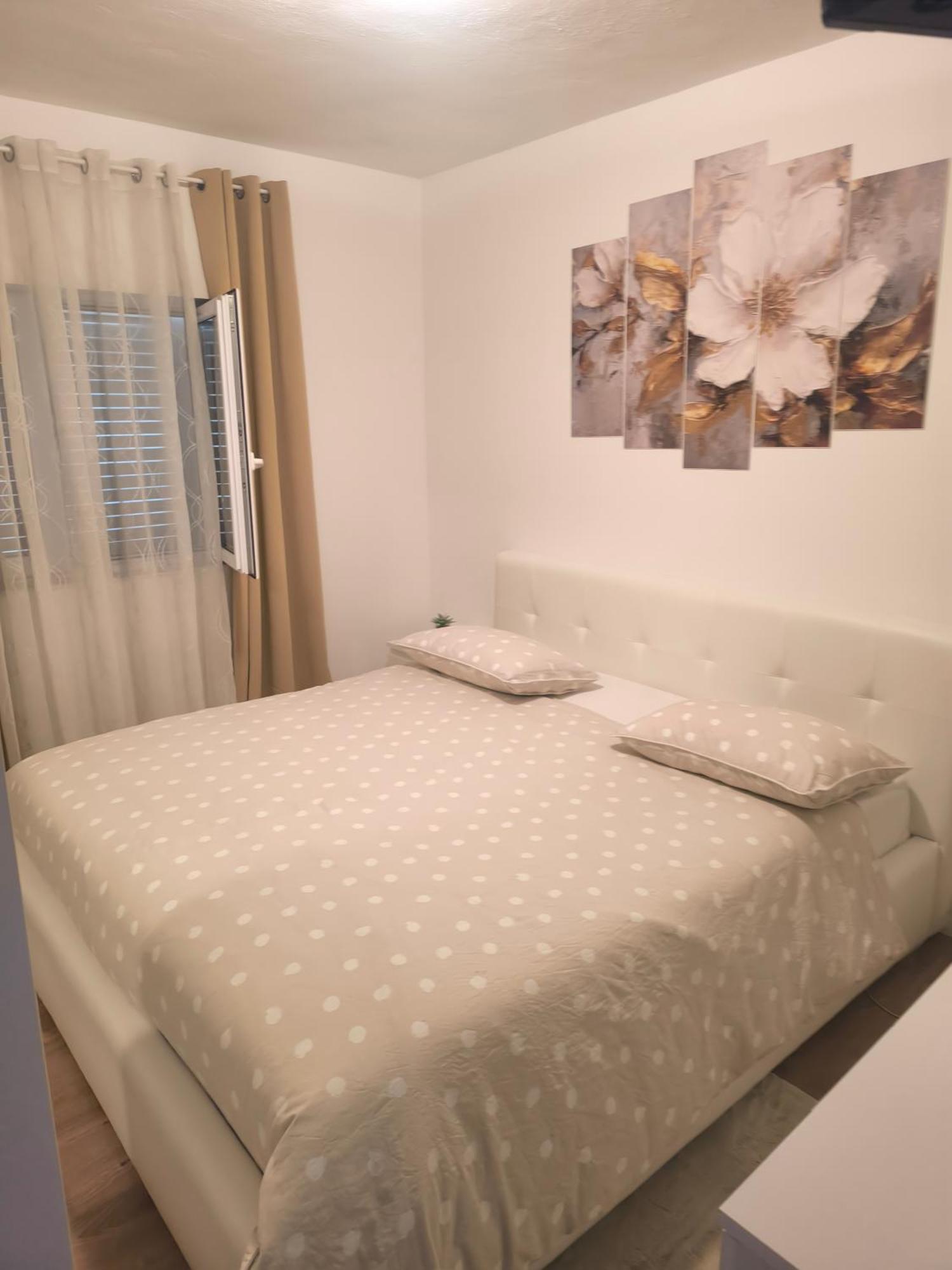 Apartman Rex Svinisce Δωμάτιο φωτογραφία